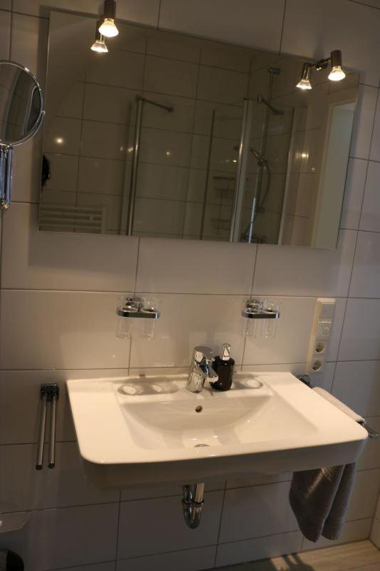 Apartamento Dina Am Siel Greetsiel Exterior foto